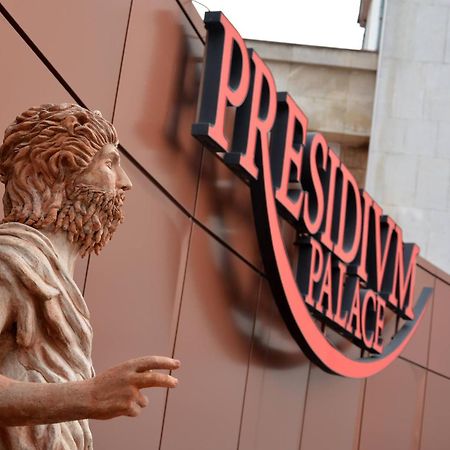 לובץ' Hotel Presidivm Palace מראה חיצוני תמונה
