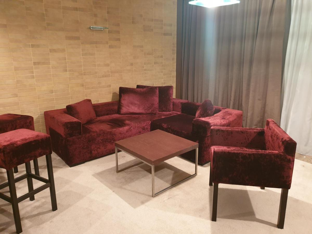 לובץ' Hotel Presidivm Palace מראה חיצוני תמונה