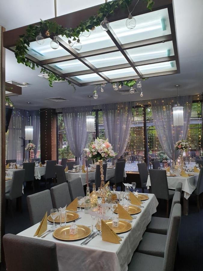 לובץ' Hotel Presidivm Palace מראה חיצוני תמונה