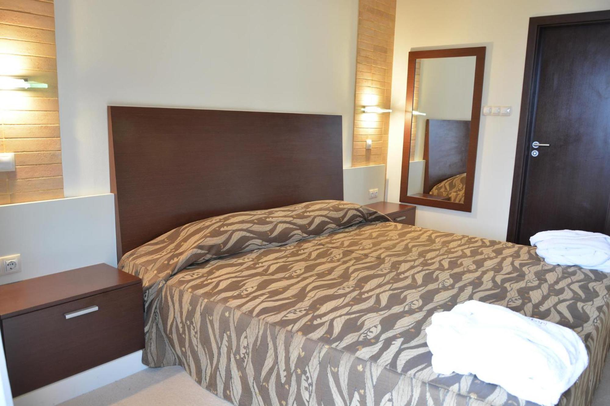 לובץ' Hotel Presidivm Palace מראה חיצוני תמונה