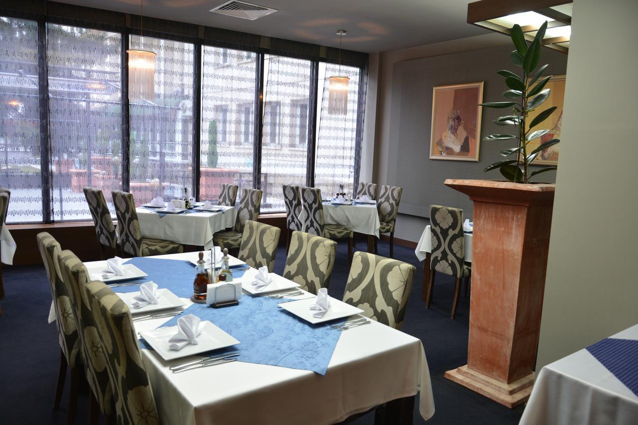 לובץ' Hotel Presidivm Palace מראה חיצוני תמונה