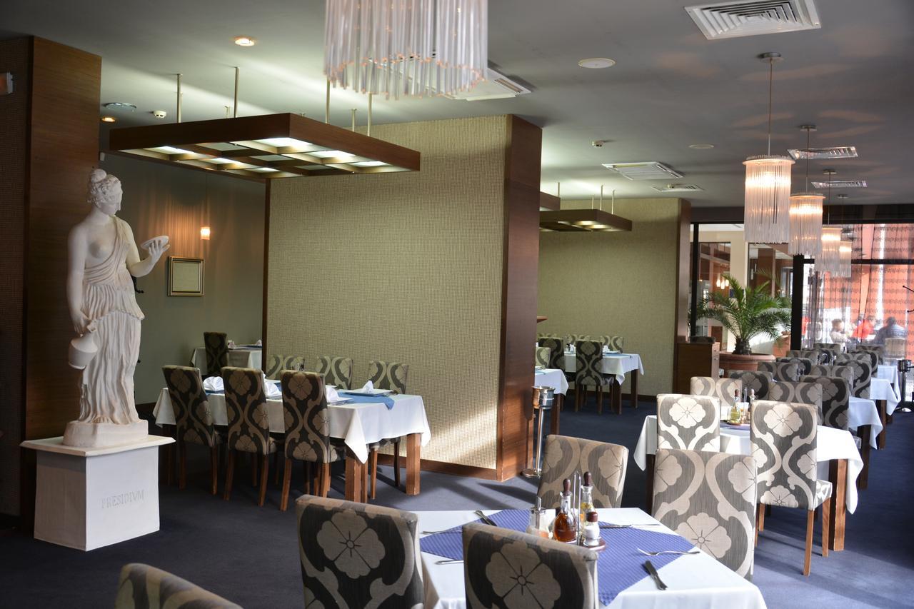 לובץ' Hotel Presidivm Palace מראה חיצוני תמונה
