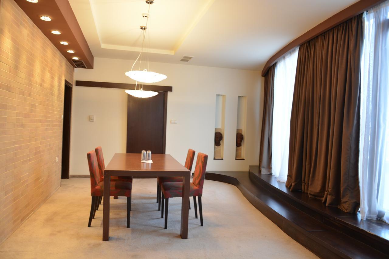 לובץ' Hotel Presidivm Palace מראה חיצוני תמונה